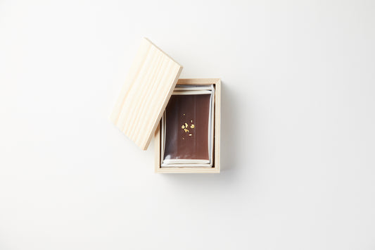 生ショコラ羊羹【輝和深(きわみ)】 小(木箱入)